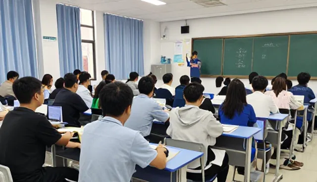 技术培训如何优化运营成本与提升系统性能